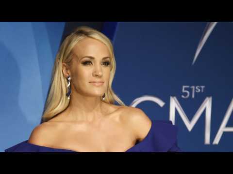 VIDEO : Carrie Underwood Posts First Photo Showing Her Face On Instagram