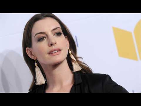 VIDEO : Anne Hathaway Calls Out Fat Shamers