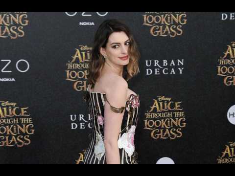 VIDEO : Anne Hathaway doesn't want fat shaming comments