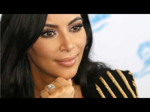 VIDEO : Kim Kardashian Shows Off Her New Baby Girl