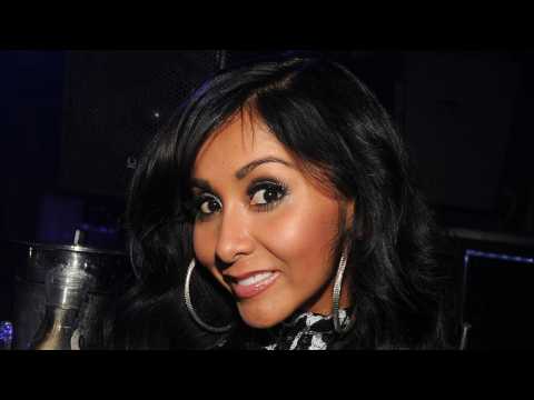 VIDEO : Snooki Murders A Doll