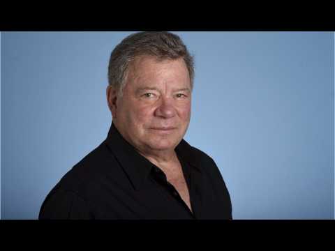 VIDEO : Shatner Taunts Hamill Over Hollywood Star Announcement