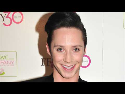 VIDEO : Johnny Weir Reveals Beauty Secrets While At Winter Olympics