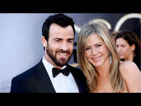 VIDEO : Jen Aniston Gave Justin Theroux 