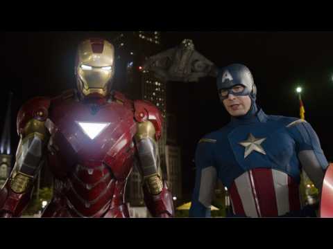 VIDEO : Robert Downey Jr Isn't Happy To Hear Chris Evans Will Leave The Avengers
