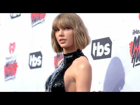 VIDEO : Taylor Swift's 'Reputation' Album Sells 2 Million Copies
