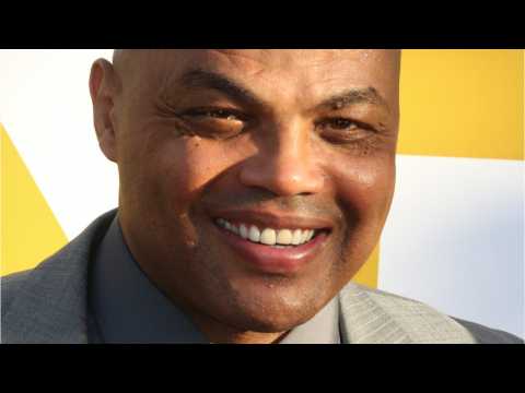 VIDEO : Charles Barkley Takes Prank Call On SNL