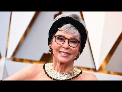 VIDEO : Actress Rita Moreno Makes Retro Fashion Choice For 2018 Oscars