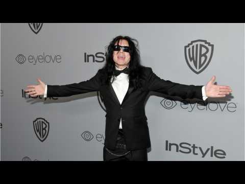 VIDEO : Tommy Wiseau Prepares For The Academy Awards