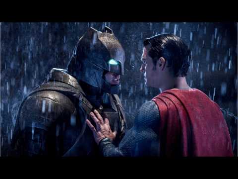 VIDEO : Another Robin Easter Egg In 'Batman v. Superman' Confirmed?