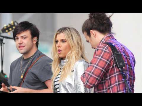 VIDEO : The Band Perry's Kimberly Perry Divorcing Former MLB Player J.P. Arencibia