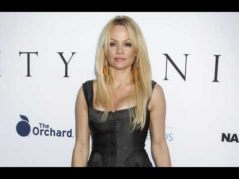 VIDEO : Pamela Anderson thought she killed her abusive babysitter