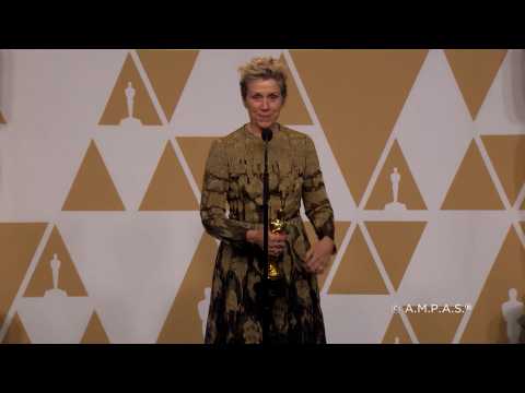 VIDEO : Frances McDormand's Oscar nearly stolen
