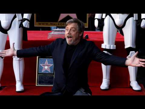 VIDEO : Mark Hamill Takes On Haters
