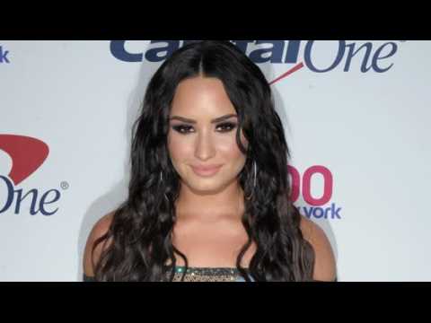 VIDEO : Demi Lovato celebrates six years of being sober