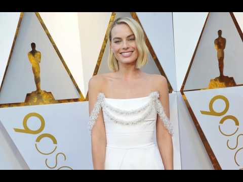 VIDEO : Margot Robbie shocked to be interviewed by brother