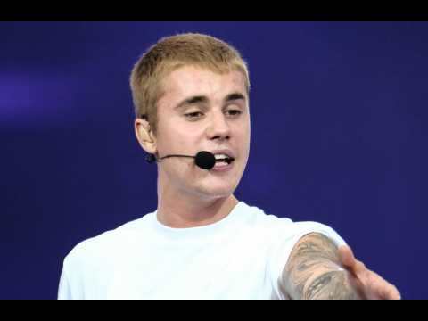 VIDEO : Justin Bieber crashes Craig David concert
