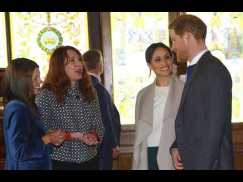 VIDEO : Meghan Markle and Prince Harry's Royal pub lunch