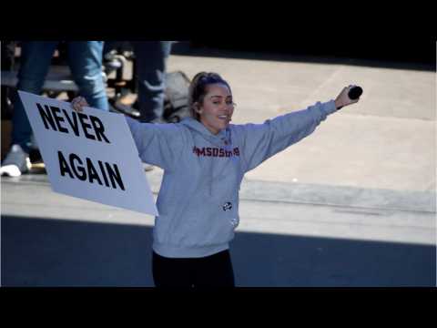VIDEO : Celebs Spotted At March For Our Lives In D.C.