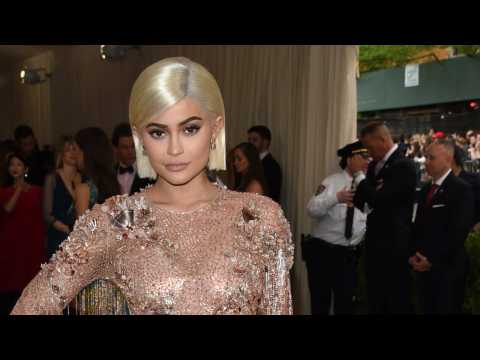 VIDEO : Kylie Jenner Posts Selfie With Baby Stormi