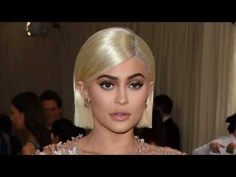 VIDEO : Kylie Jenner Drops Lawsuit Against Blac Chyna