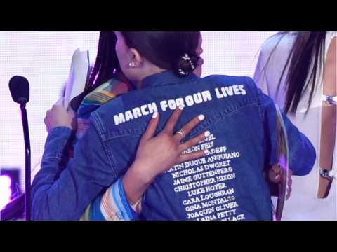 VIDEO : Millie Bobby Brown Honors Parkland Victims With Shirt