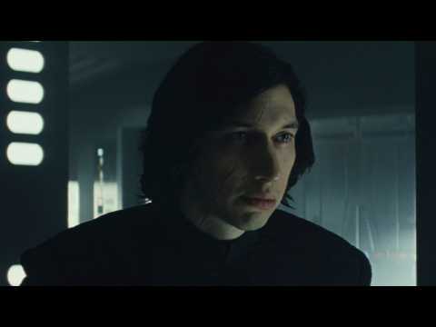 VIDEO : Star Wars: The Last Jedi Novelization Hints Reylo Is Canon