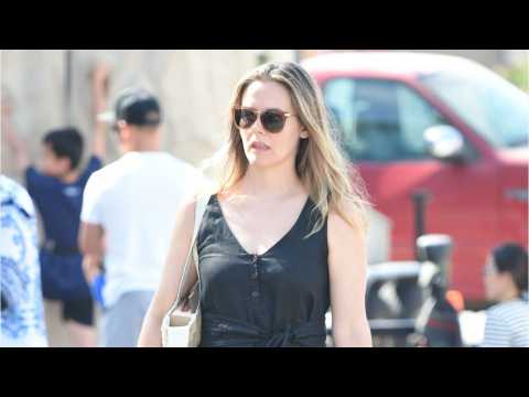 VIDEO : Alicia Silverstone Splits With Husband After 20 Years