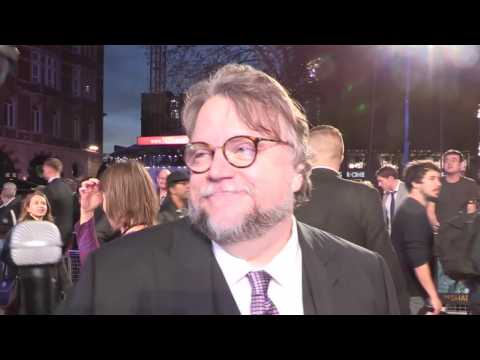 VIDEO : What Was The Shape of Water Sued For?