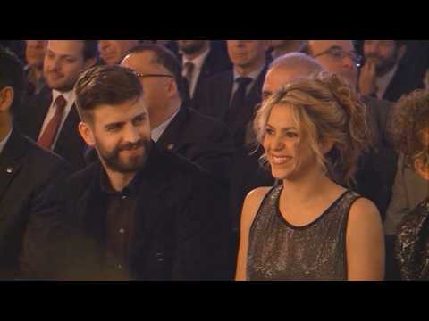 VIDEO : Shakira paga 20 millones a la Agencia Tributaria