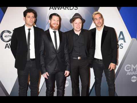 VIDEO : How many Yorkshire Burritos can Fall Out Boy roll in 90 seconds?
