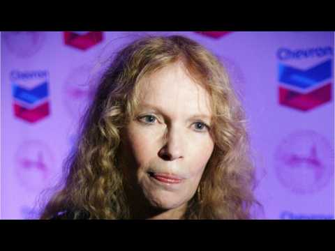 VIDEO : Mia Farrow's Son Accuses Her Of Abuse
