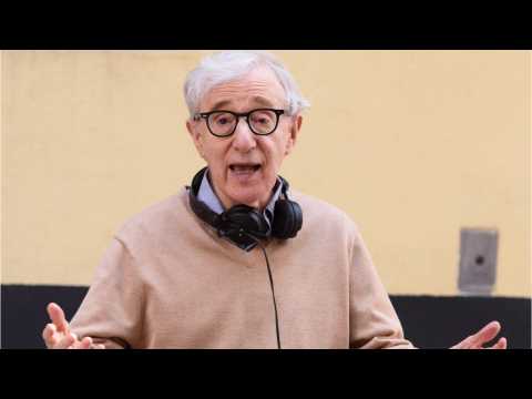 VIDEO : Woody Allen?s Son Defends Allen, Condemns Farrow