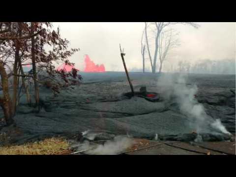 VIDEO : Hawaii Volcano Belches New Ash Plume