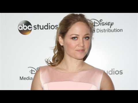VIDEO : 'Parenthood' Actor Erika Christensen Shares Baby Bump On Instagram