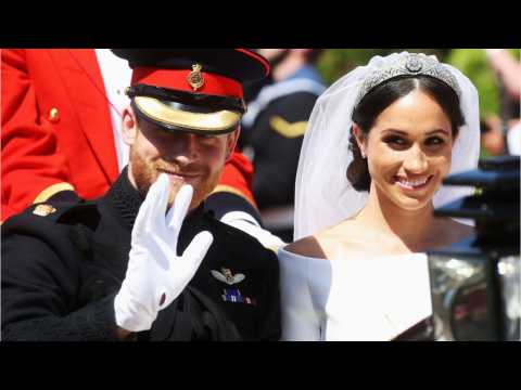 VIDEO : What Did Prince Harry Think Of Meghan Markle's Wedding Dress?