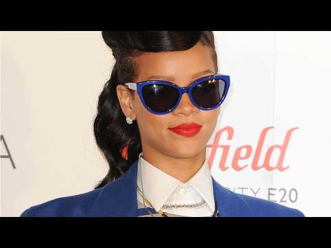 VIDEO : Rihanna?s Amazing Makeup Line