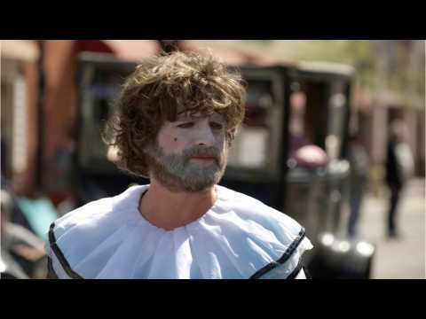 VIDEO : FX Orders Fourth Season of ?Baskets?
