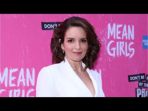 VIDEO : Tina Fey Visited Her Old High School And Was Moved To Tears By Choir