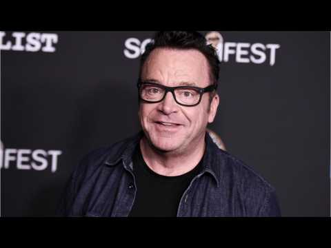 VIDEO : Tom Arnold Tweets ?Ton of Respect' Person Who Cancelled Roseanne