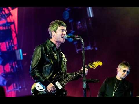 VIDEO : Noel Gallagher injured after fall on night out