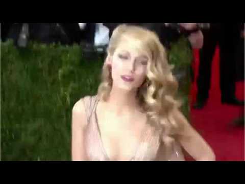 VIDEO : Blake Lively Signs On For Spy Thriller From Bond Producers
