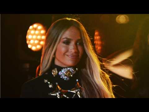 VIDEO : Alex Rodriguez Throws Jennifer Lopez Surprise Birthday Party