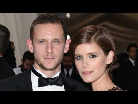 VIDEO : Kate Mara and Jamie Bell Show Off Their Wedding Rings on Instagram