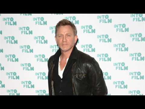 VIDEO : James Bond Set, But Is Daniel Craig In?