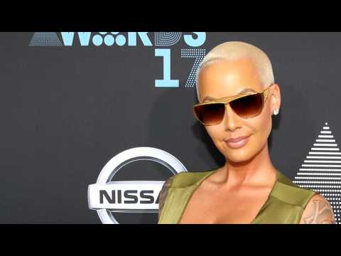 VIDEO : Amber Rose Shows Off New Hairstyle At Hollywood Nightclub
