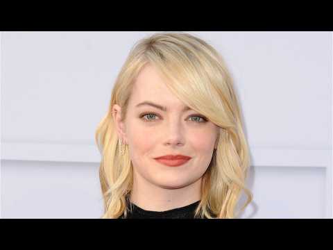 VIDEO : Emma Stone Is Back to Blonde