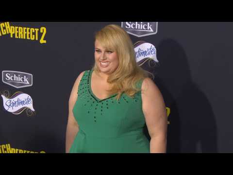 VIDEO : Rebel Wilson thanks medical workers after suffering mild concussion