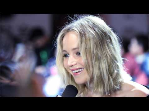 VIDEO : Jennifer Lawrence Dishes About Relationship with Darren Aronofsky
