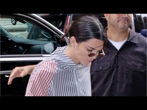 VIDEO : Kendall Jenner Responding to Her No Tip Receipt Leads Today?s Star Sightings
